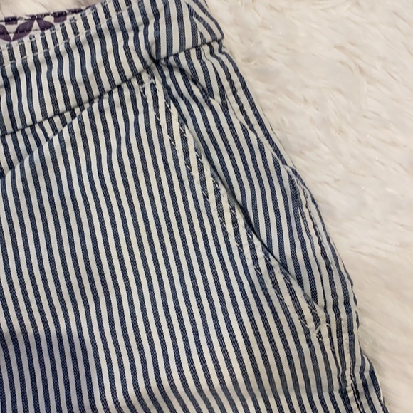 Boden Navy & White Striped Shorts Size 6 - Picture 7 of 8
